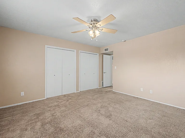 1324 W 12th St — Photo 15