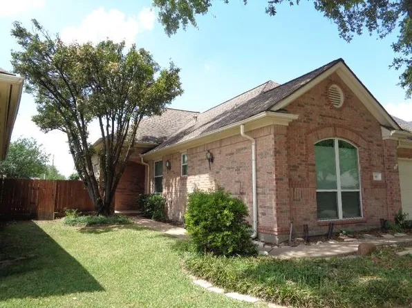 58 Parkway Pl, Jersey Village, TX 77040