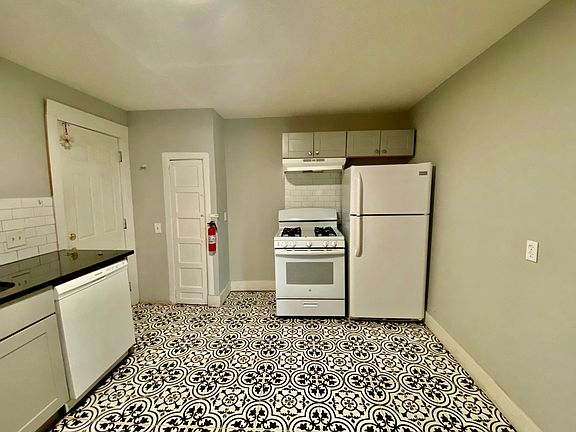 3rd image of 301 17th Ave NE #301L