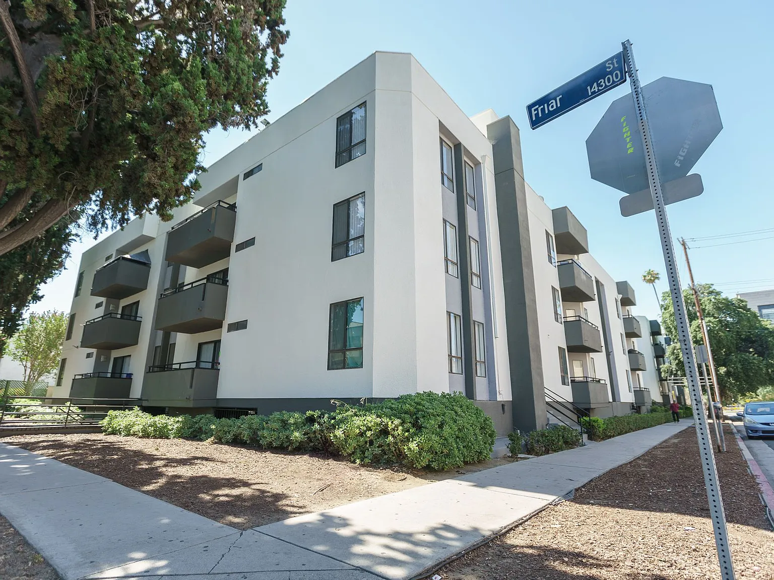 6310 Sylmar Ave — Photo 2
