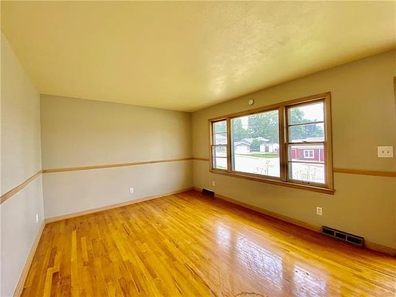 2nd image of 316 S Leslie Ave