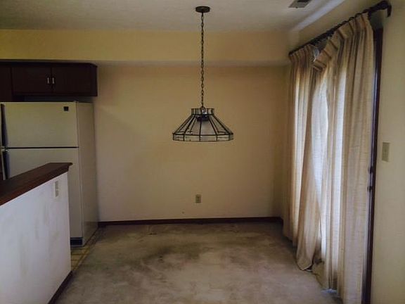 4th image of 6453 Miramar Ct