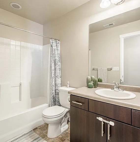 119 S 1800 W — Photo 15