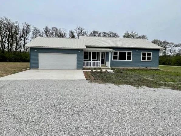 11904 E Division Rd, Knox, IN 46534