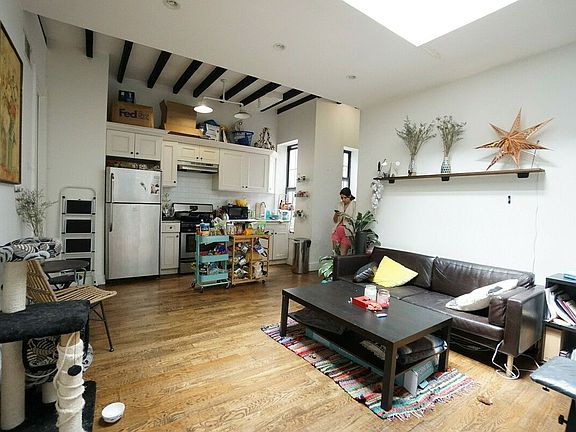 3rd image of 26 Irving Ave #3B