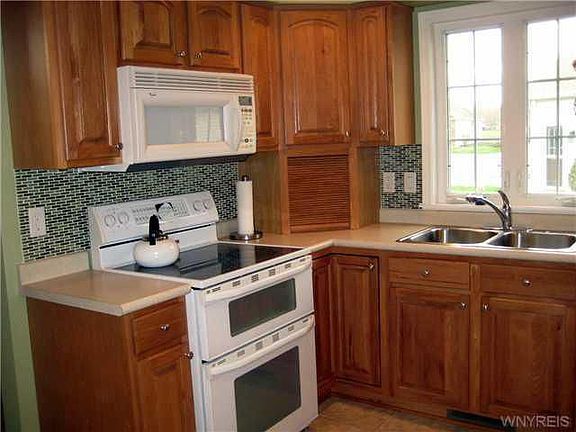 4th image of 12 Starling Ct