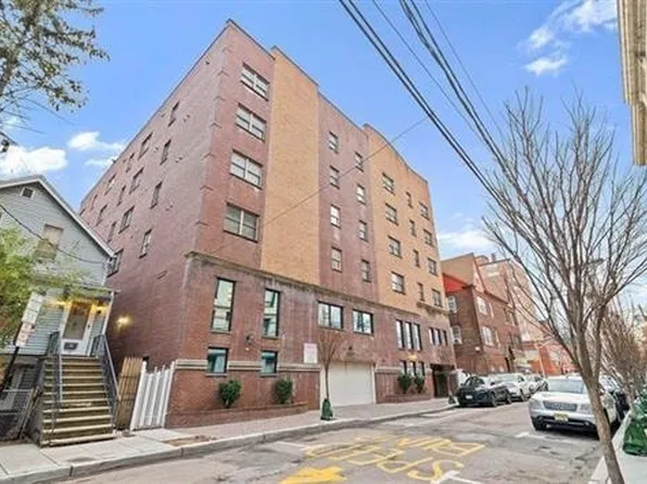 135 38th St APT 602, Union City, NJ 07087