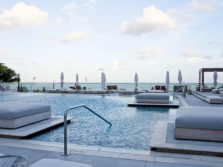2301 Collins Ave #625 — Photo 30