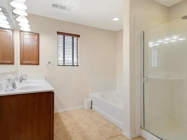 10823 Lobos Creek Way NE — Photo 15
