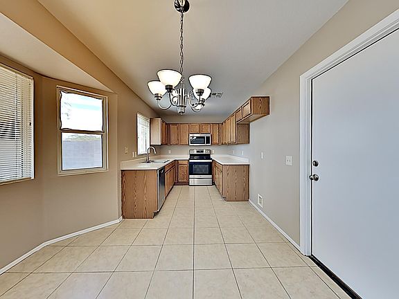 2nd image of 805 W Shannons Way