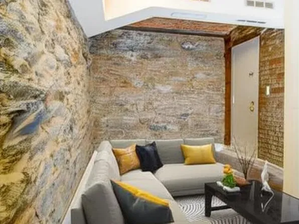 246 Mott Street image 3 of 5