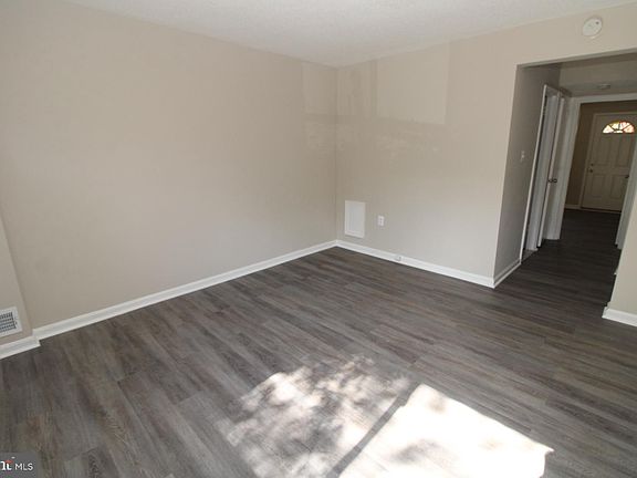 5th image of 225 N Adams St