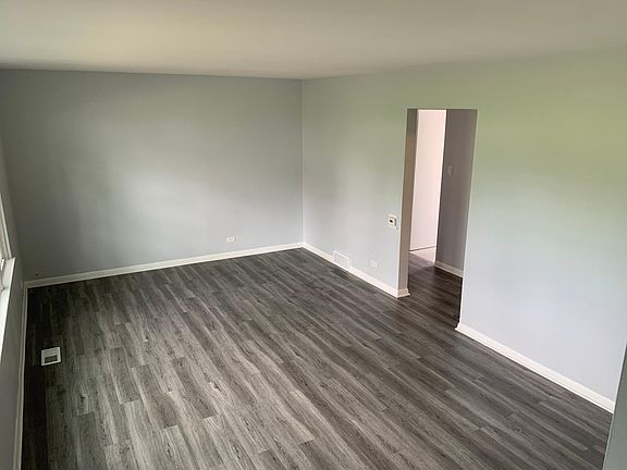 3rd image of 1505 N Maywood Dr #1
