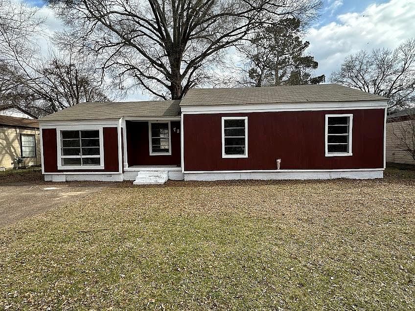 1st image of 720 Macarthur Ave