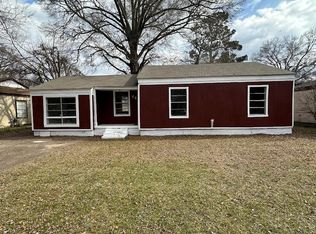 720 Macarthur Ave, Wake Village, TX 75501