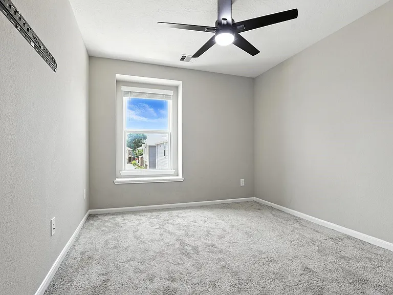 8618 Cedar Plains Ln — Photo 9