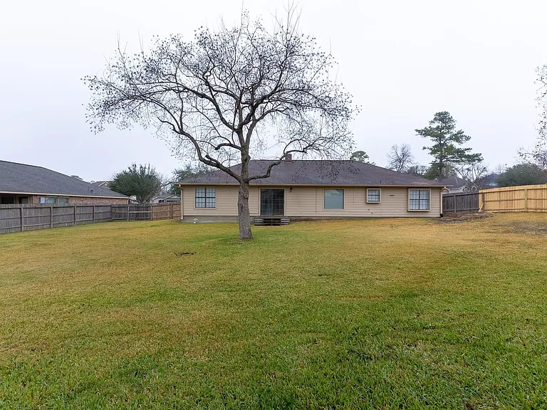 328 Lake View Dr — Photo 20