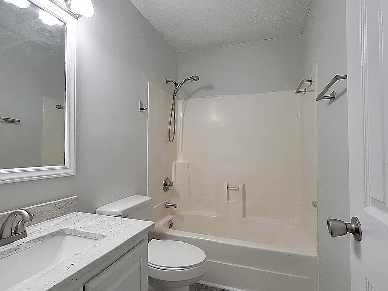 119 Woodbridge Ln — Photo 18