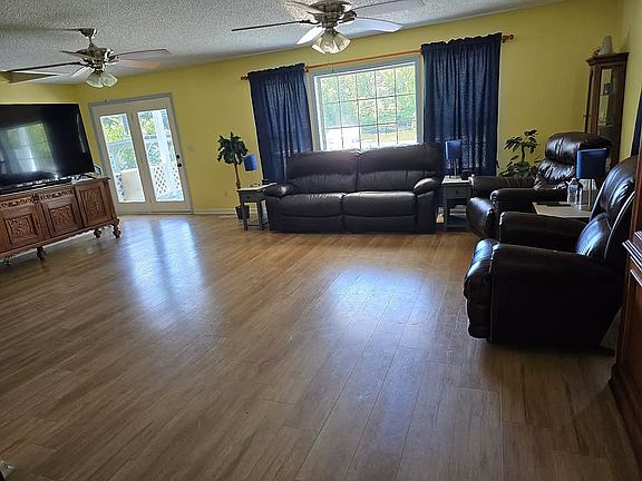 4th image of 1031 Natures Cove Rd