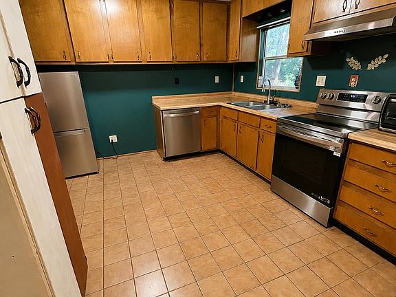 3rd image of 8634 Wakulla Springs Rd