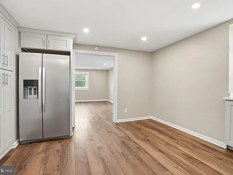 2 bed, 1300 sqft, $2,000 — Photo 2