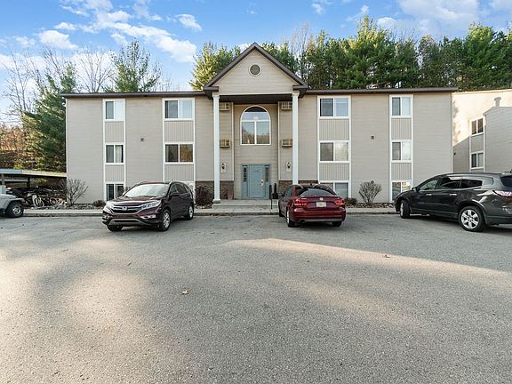 4th image of 1530 Veterans Dr #1