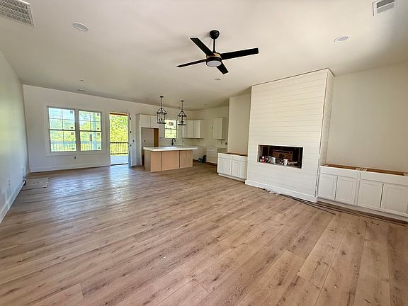 4th image of 106 Sena Way