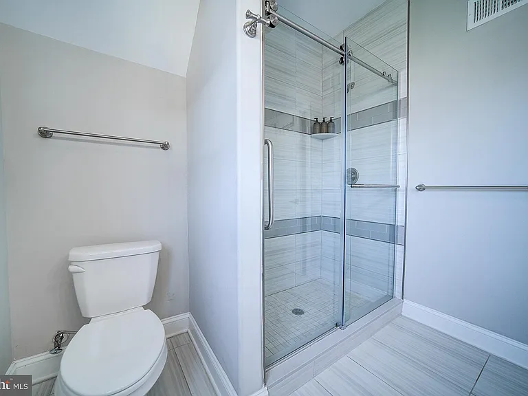 1513 S Lambert St — Photo 32