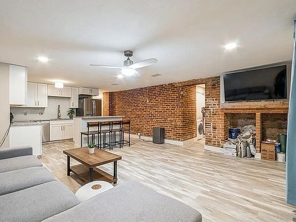 5th image of 31 Elizabeth St APT G-7
