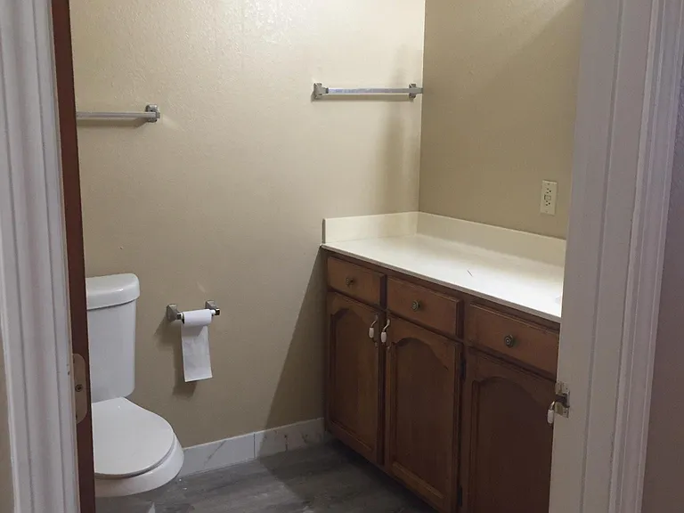 2401 S Sunset Ave — Photo 8