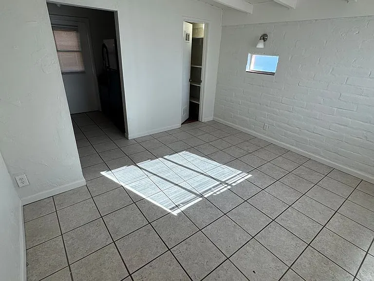 3235 E Water St — Photo 5