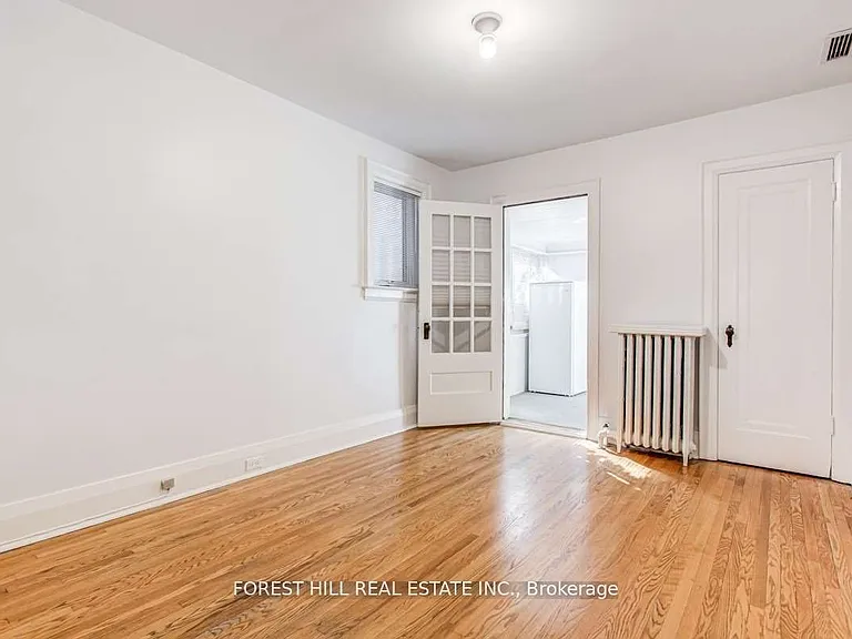 138 Castlewood Rd — Photo 13