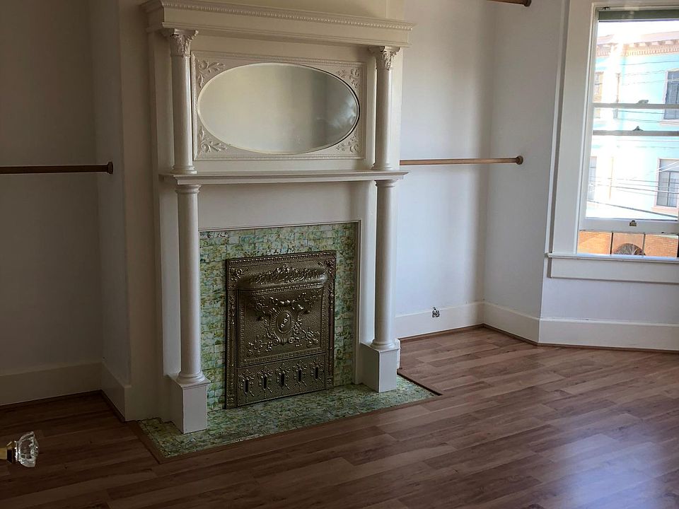 Front room can be bedroom or sitting room 