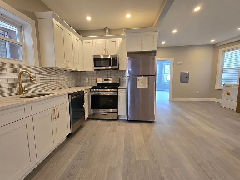 144 Stevens Ave #TOP FL — Photo 10