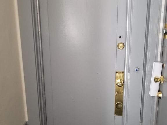 3rd image of 1534 Clay St APT 12