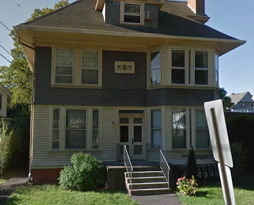 352 Willow St