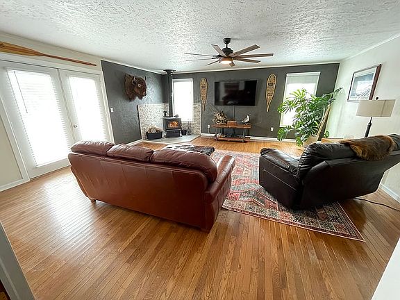 5th image of 313 Skyview Dr