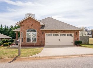 607 W Heatherstone Ln, Roebuck, SC 29376