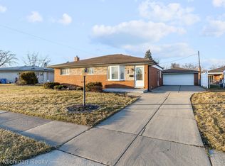 12855 Ray Dr, Warren, MI
