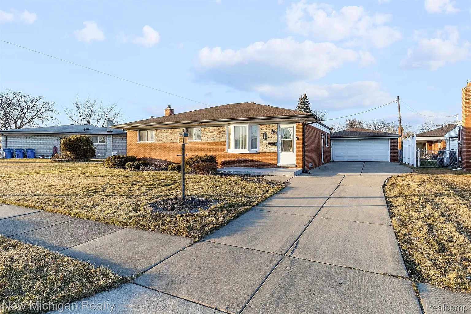 12855 Ray Dr photo 1