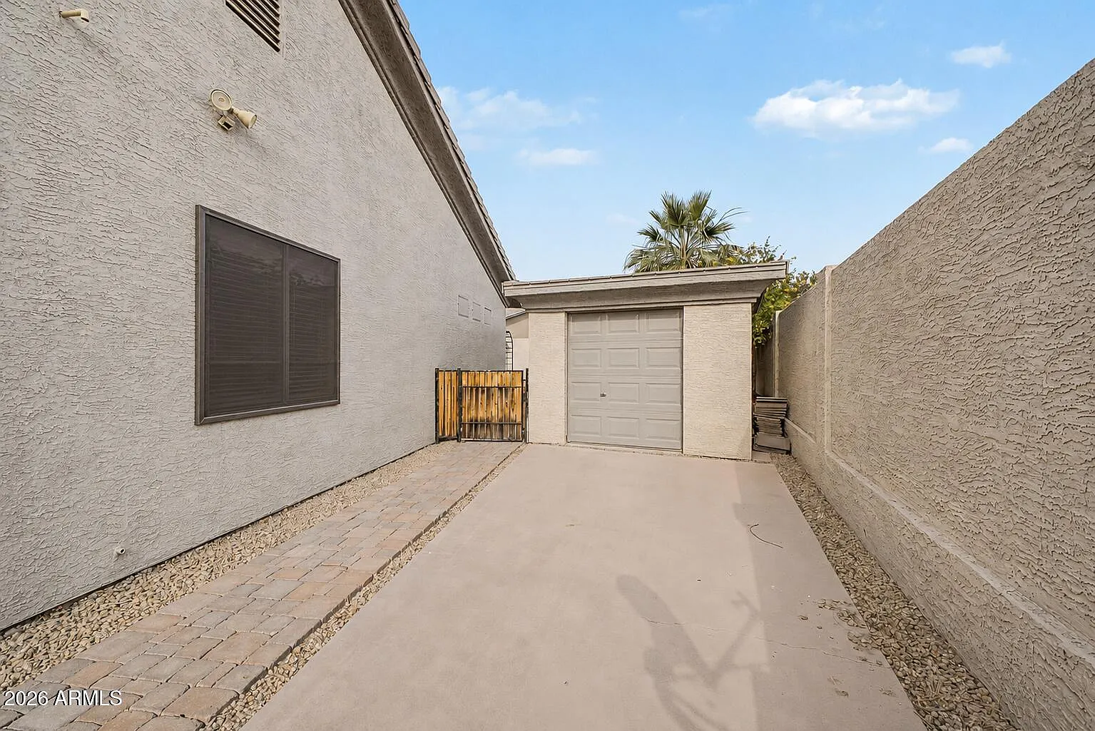 4 bed, 2.0 bath, 2256 sqft, $3,000 — Photo 4