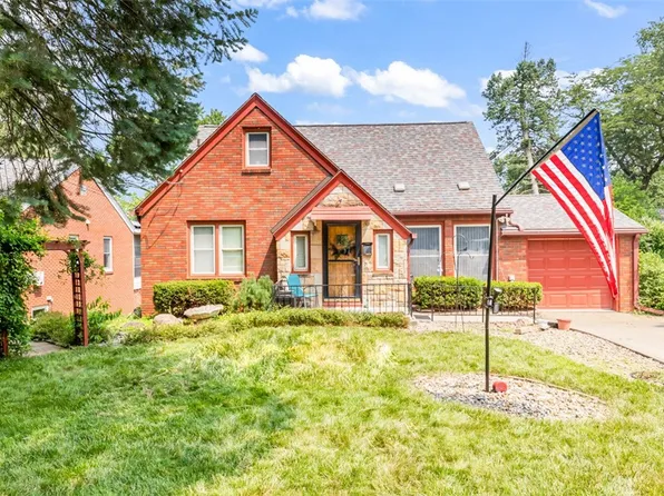 6623 Forest Ct, Windsor Heights, IA 50324