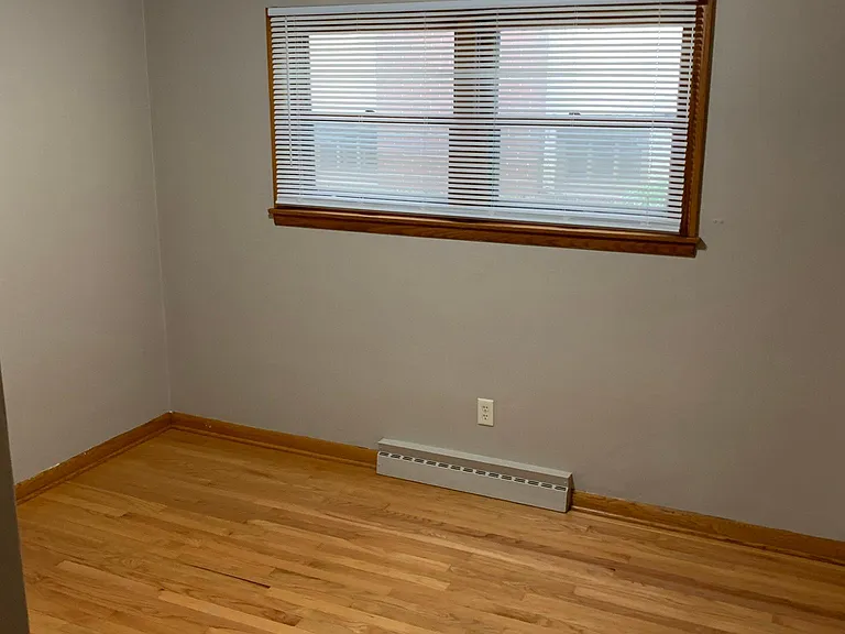 7009 W Lloyd St — Photo 3