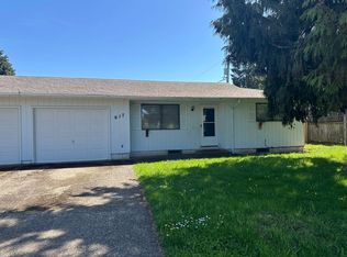 617 S 37th St, Springfield, OR 97478