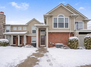 52212 Naugatuck Dr, Macomb, MI 48042