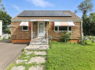 34 Gilbert Ave, Bloomfield, CT 06002