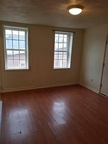 302 E Main St Photo 1