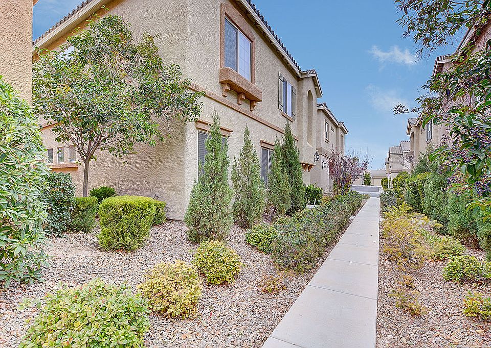 1st image of 9567 Vega Carpio Ave