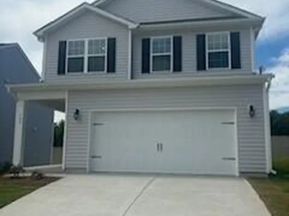 100 Moore Creek Dr, Fuquay Varina, NC 27526