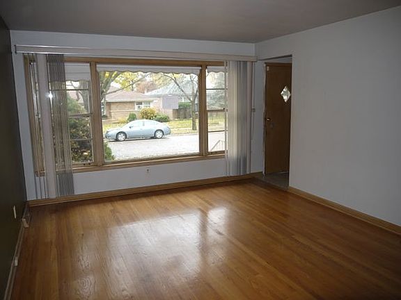 2nd image of 608 Linden Ave